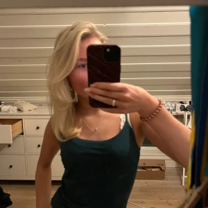 Grönt linne - Jätte fint linne från bikbok men kommer inte till användning i jätte bra skick💋