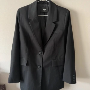 Kavaj från Bikbok strl XS - Jag säljer min oversize kavaj från Bikbok i strl XS❤️