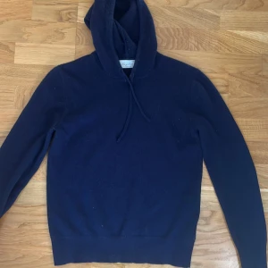 Sayless hoodie - Säljer en sayless hoodie i storlek xxs. Hör av dig om du har funderingar.