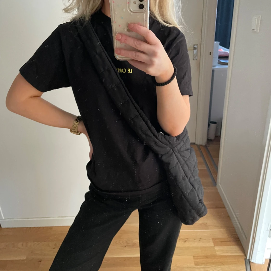 Svart quiltad axelväska - 1