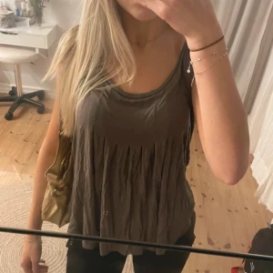 Blus - Supersnygg blus! Passar till allt💗Storkel M men sitter som S