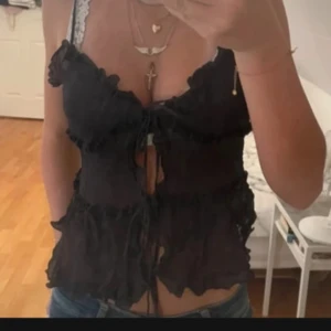 Svart volanglinnetopp från Zara - Super fin topp💖 använd 1 gång 