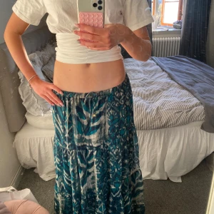 Snygg långkjol - Super snygg långkjol, perfekt nu till sommaren. 🥰😇