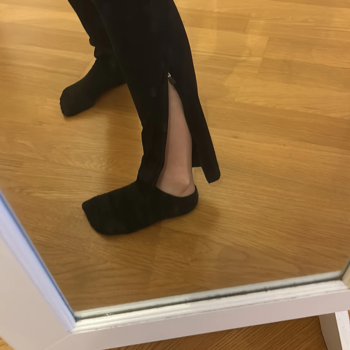 Svarta träningsbyxor med tryck - 4