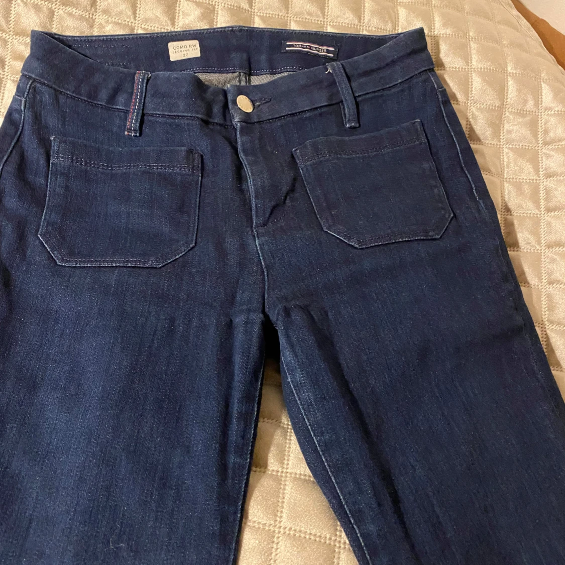 Mörkblå jeans från Tommy Hilfiger