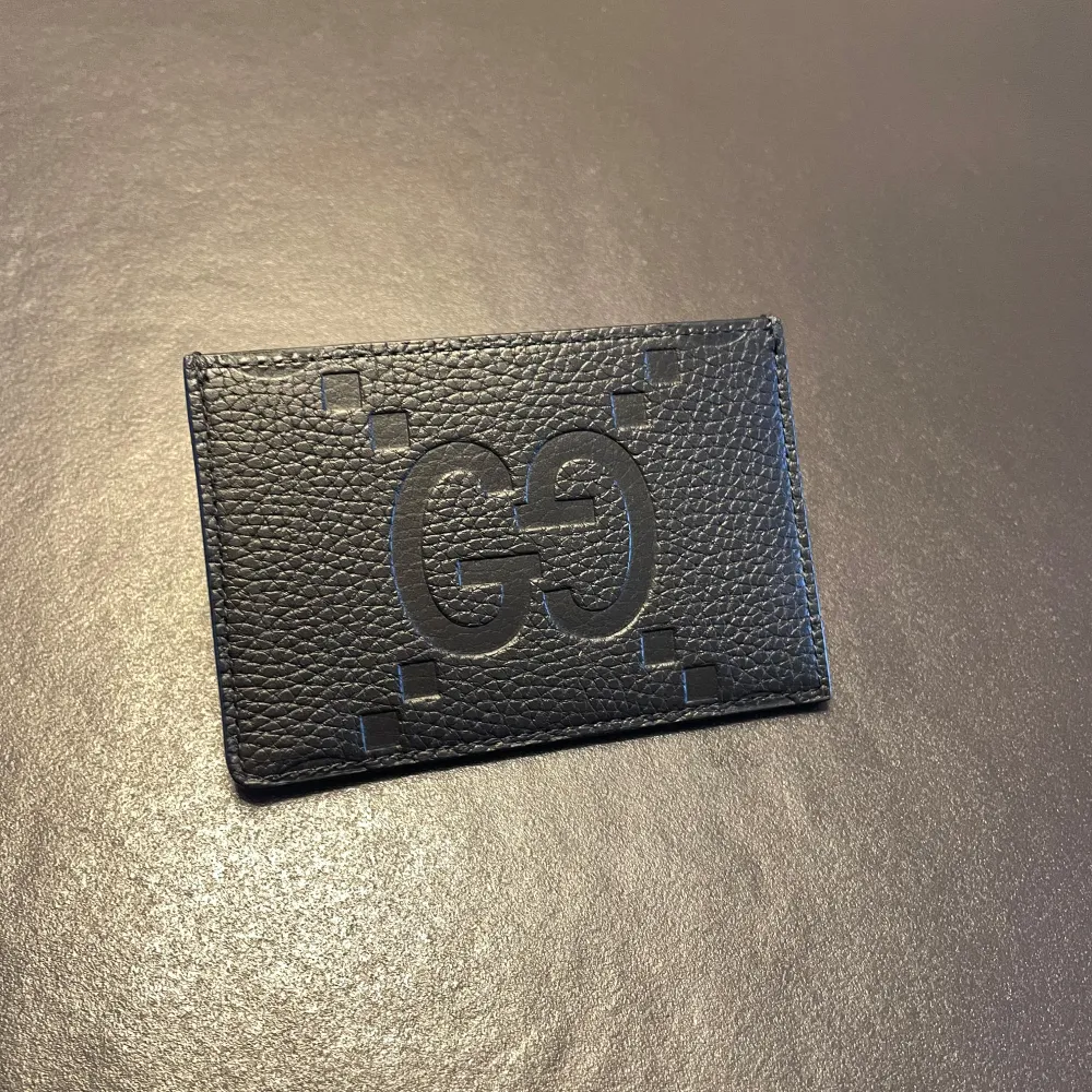 Helt ny Maxi GG Card Case. Inget tillbehör, därav priset. Nypris: 4400kr           Ej förhandlingsbart - inga byten. ☀️ . Asusteet.