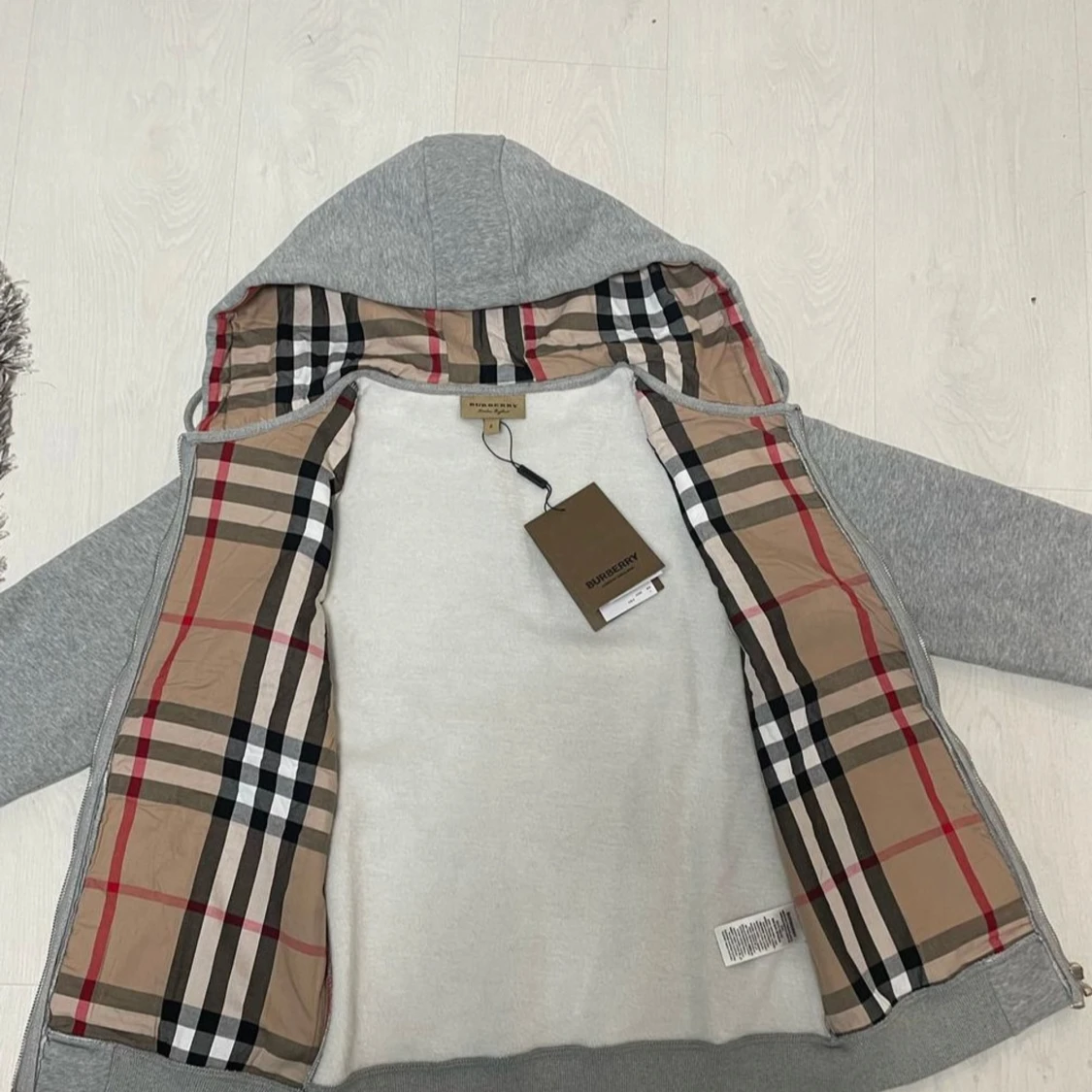 Grå hoodie från Burberry - 1