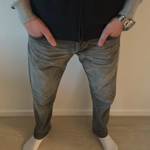 Dondup Ritchie | 34 - Gråa dondup jeans(passform som George) | Toppskick, inga defekter | Om du har några funderingar, tveka då inte på att höra av dig | ⚜️