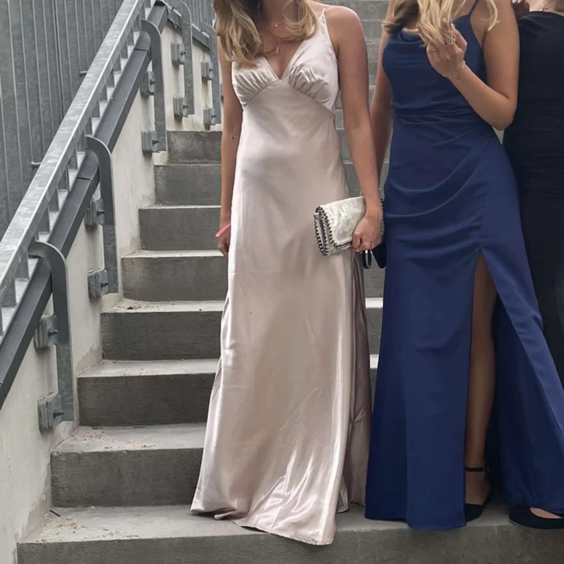 roséfärgad balklänning - 1