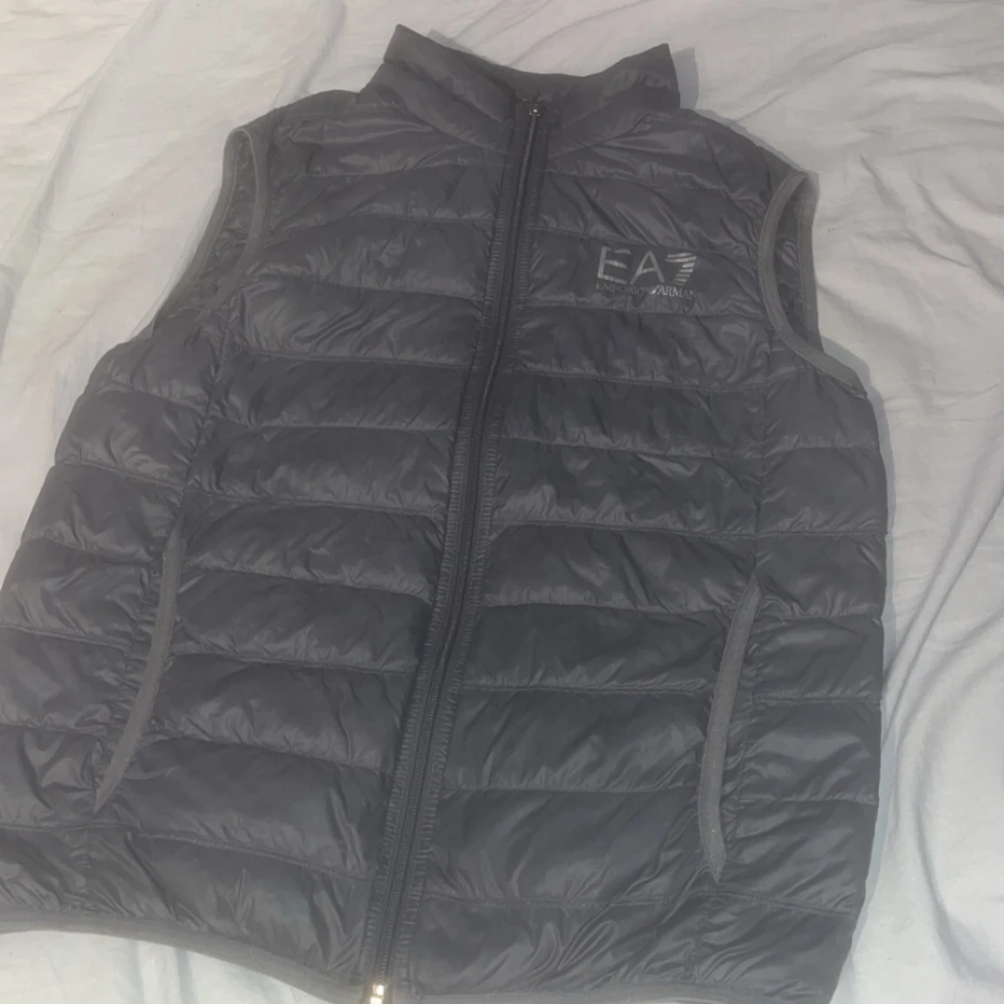Grå dunväst från EA7 - 3