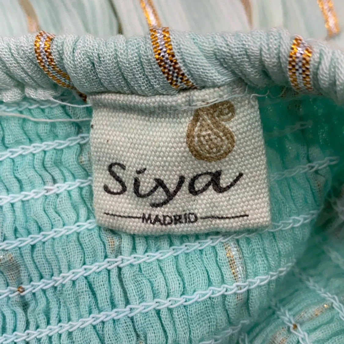 Pastellfärgad långklänning med volang - 4