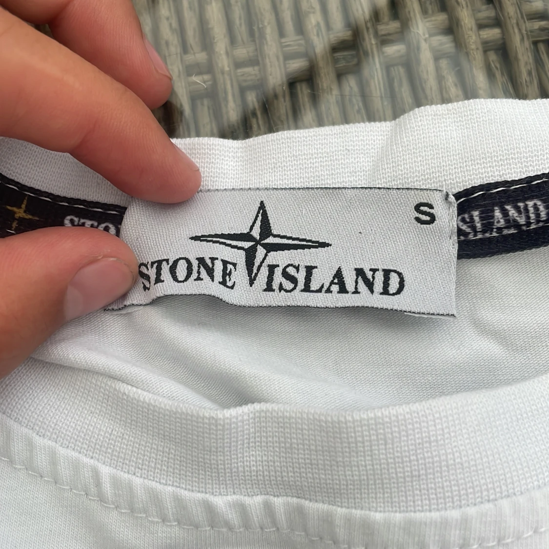 Vit t-shirt från Stone Island  - 1
