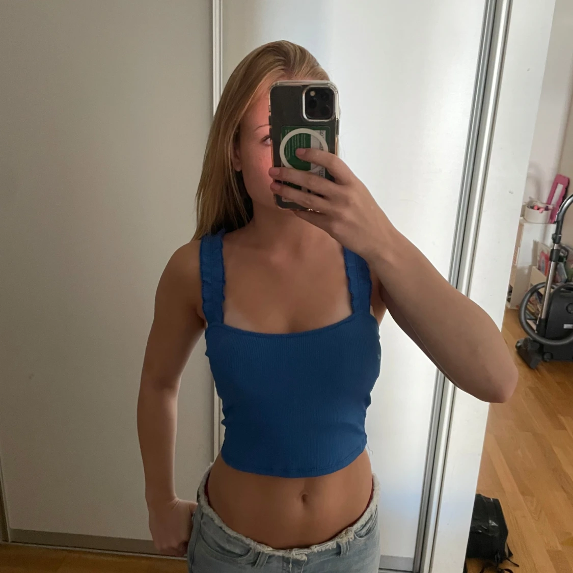 Blå ribbad linnetopp med volangband - 2