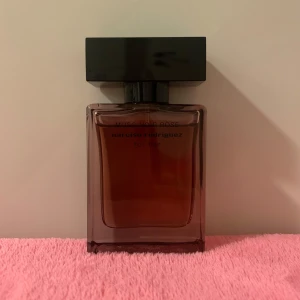 Narciso Rodriguez Musc Noir Rose - 🤍