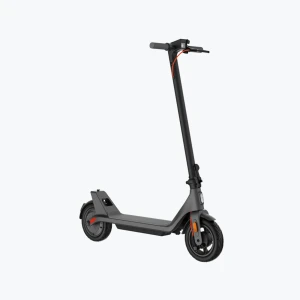 Xiaomi 4 lite (gen 2) - 🛴 Xiaomi Electric Scooter 4 Lite (2nd Gen) – Nypris 3800 kr, säljes för 2500 kr eller bud vid snabb affär!  Säljer min Xiaomi 4 Lite (andra generationen) el-scooter – i fint skick och fullt fungerande. Perfekt för smidig pendling i stan!  🔋 Räckvidd upp till 25 km ⚡ Toppfart 25 km/h 🛠️ Motor på 300 W (500 W max) 🔒 App-koppling via Xiaomi Home 🚲 Luftfyllda 10” däck – bekväm åkning 💡 LED-lampor fram och bak 📦 Fälls ihop på 3 sekunder – enkel att ta med 📍 IPX4-klassad (klarar regnstänk)  ✅ Nypris ca
