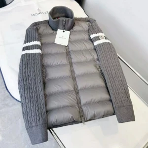 Moncler cardigan  - Grå moncler cardigan storlek s 