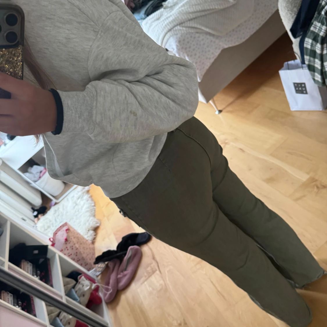 Olivgröna h&m jeans - 2