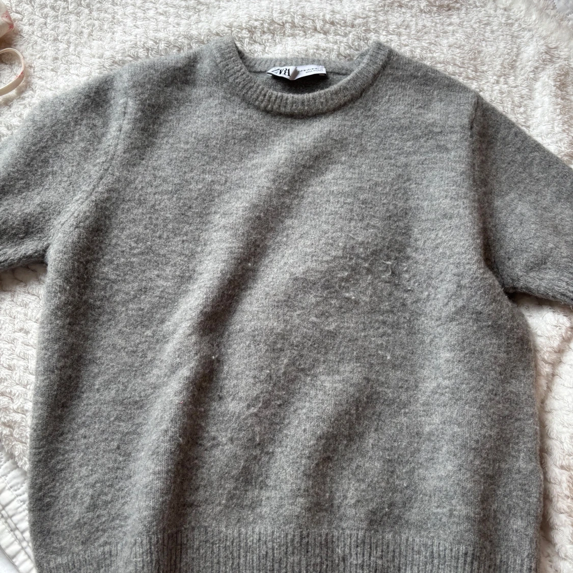 Grå stickad tröja från Zara