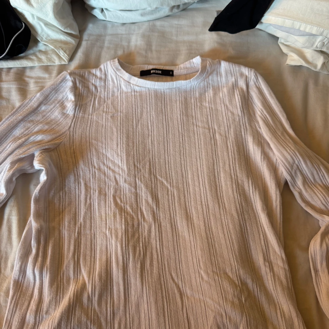 Vit ribbad långärmad tröja Bik Bok