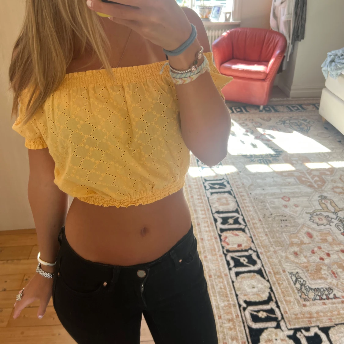 Gul offshoulder croppad blus - 1