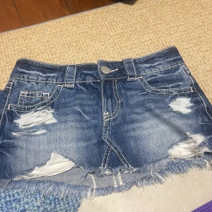 Low waist jeanskjol  - Low waist jeanskjol från ginatricot 