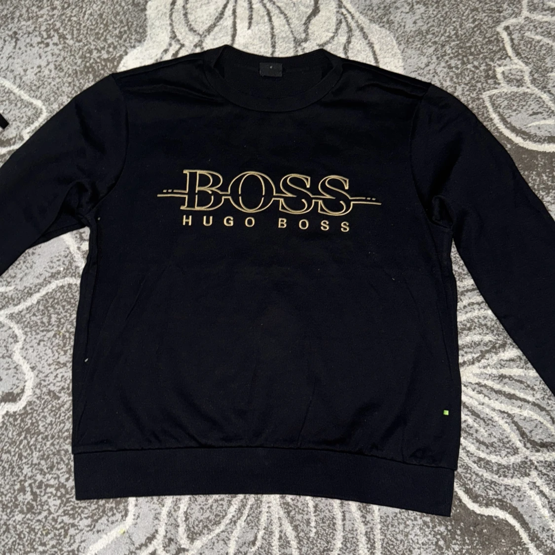 Svart tröja från Hugo Boss
