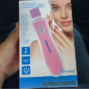 Elfil - Elektrisk nagelvårdset från Grundig i rosa och silver. Setet har ergonomisk design och innehåller olika sliphuvuden för buffing och filling i lila och grönt. Perfekt för att fixa naglarna snabbt och smidigt hemma. Orginalpris:350 så vill helst inte förlora mycket ☺️