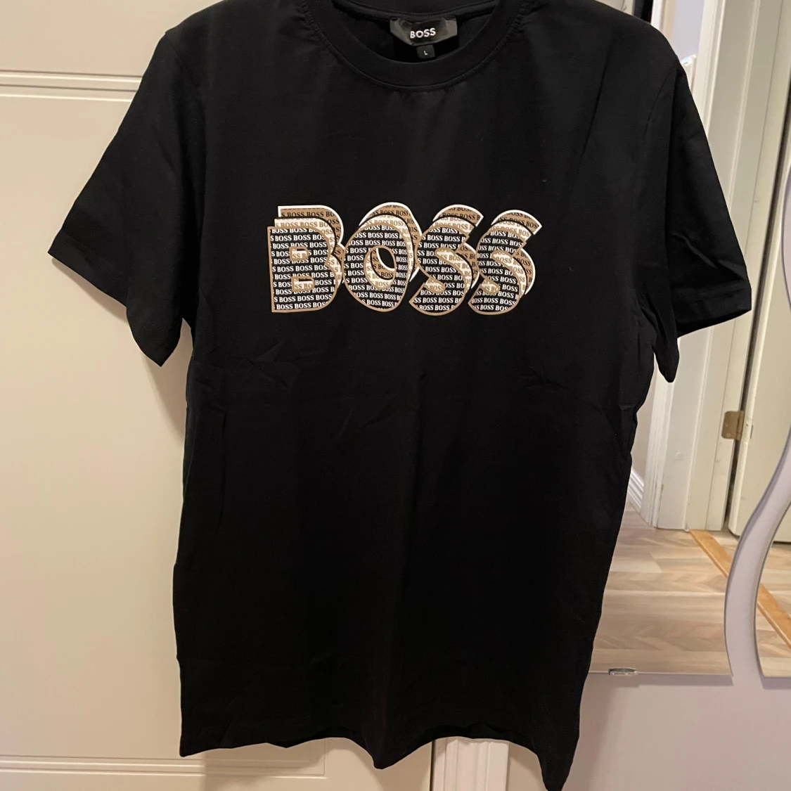 Svart BOSS t-shirt med logga