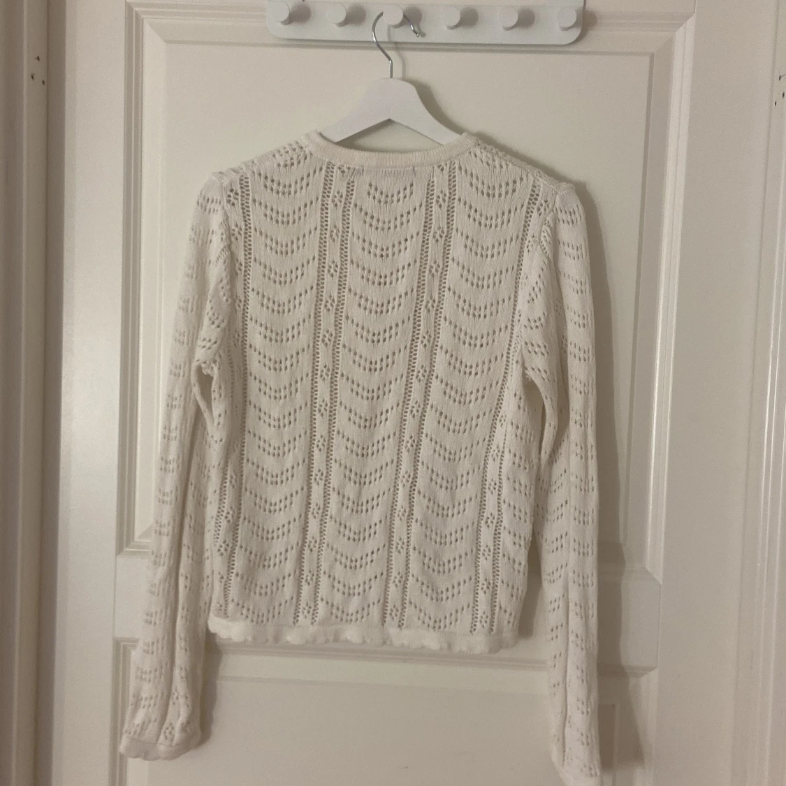 Vit stickad kofta från 157, M - 1