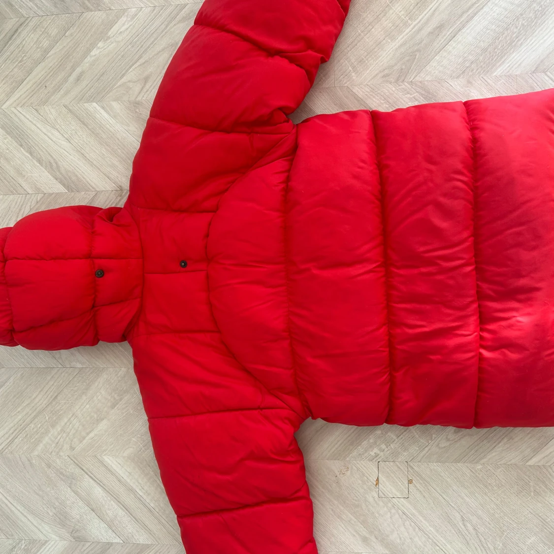 Röd Fjällräven dunjacka med huva - 3