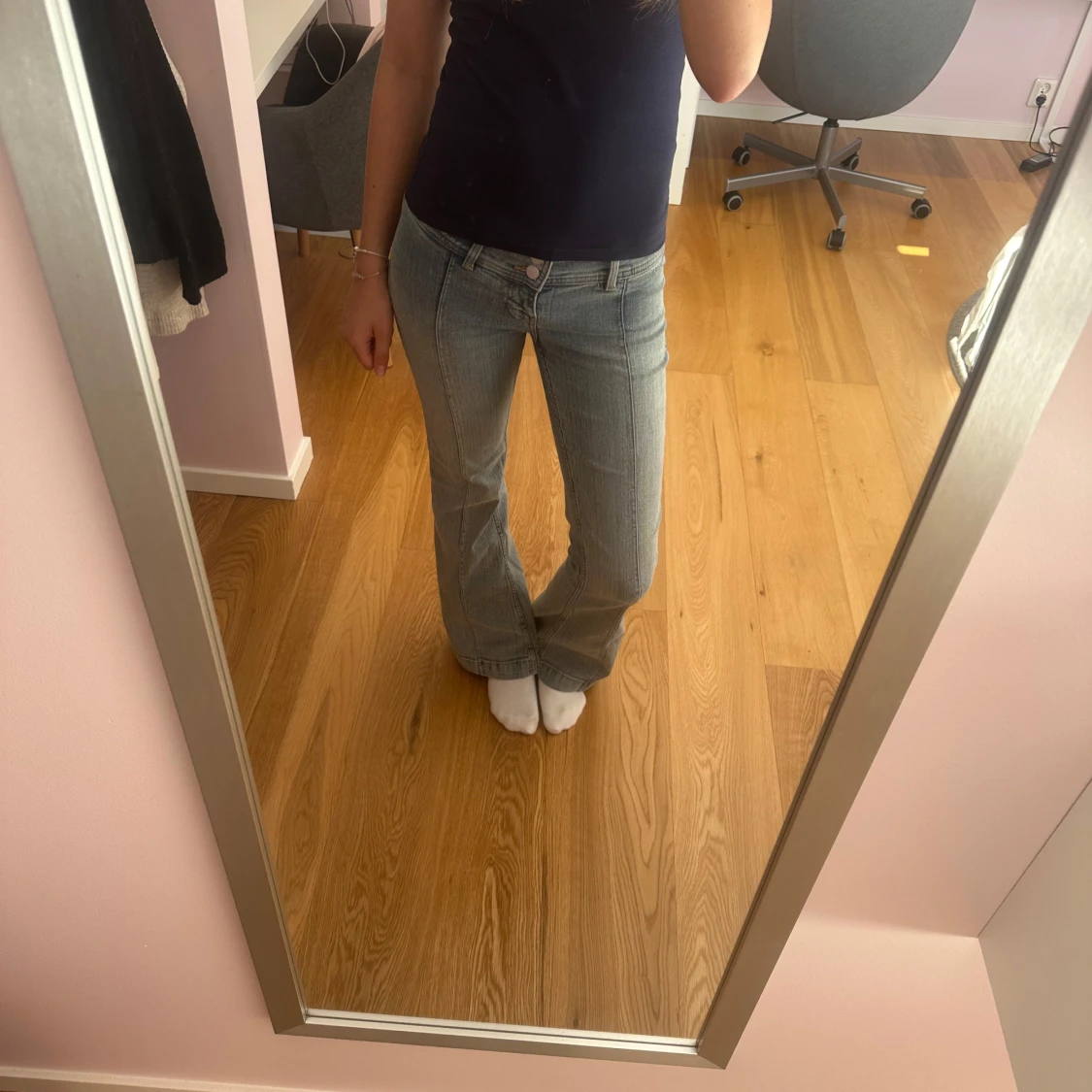 Bootcut jeans med låg midja  - 1