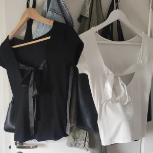 Tröja - Skit snygga tröjor med knyte back. Om du vill köpa en skriv så löser vi det. 