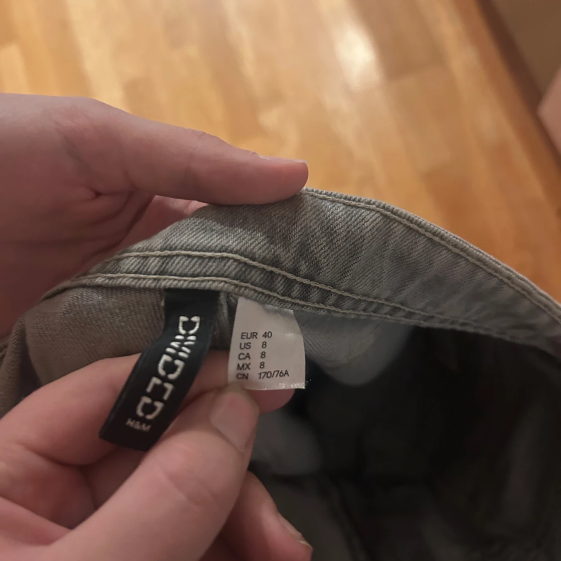 Gråa wide byxor i bomull - 4