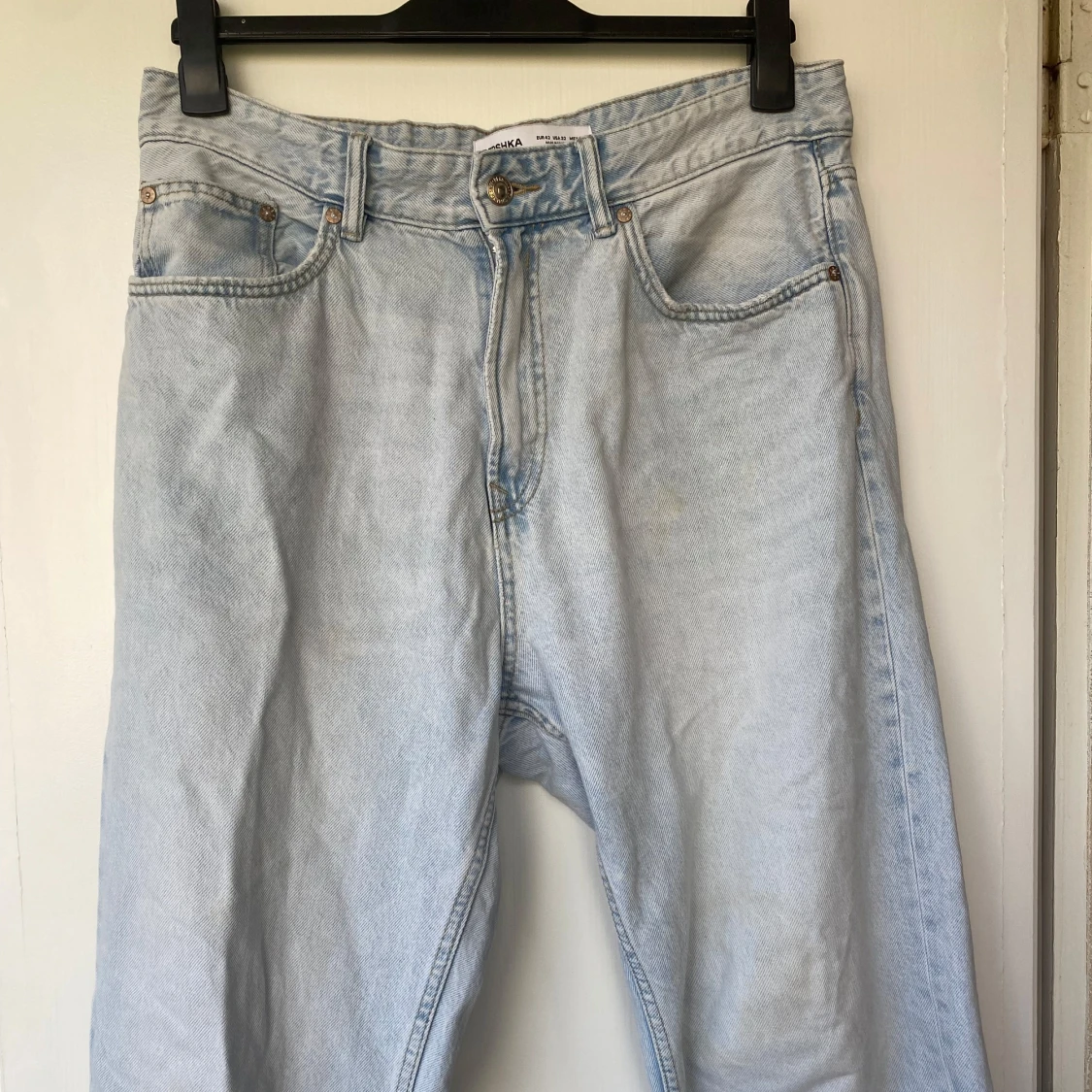 Ljusblå raka jeans från bershka - 2