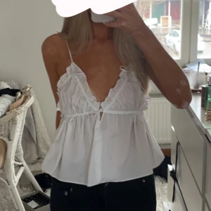 Vit blus - Vit blus från zara storlek S som ej används längre