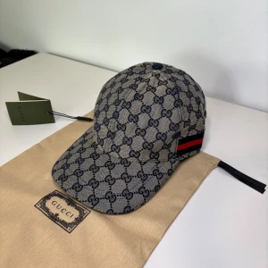 Gucci keps - Säljer en helt ny Gucci keps. Finns fler spännande varor på profilen!!