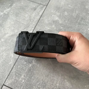 Lvbälte - Säljer ett riktigt snyggt och helt nytt bälte för ett bra pris.