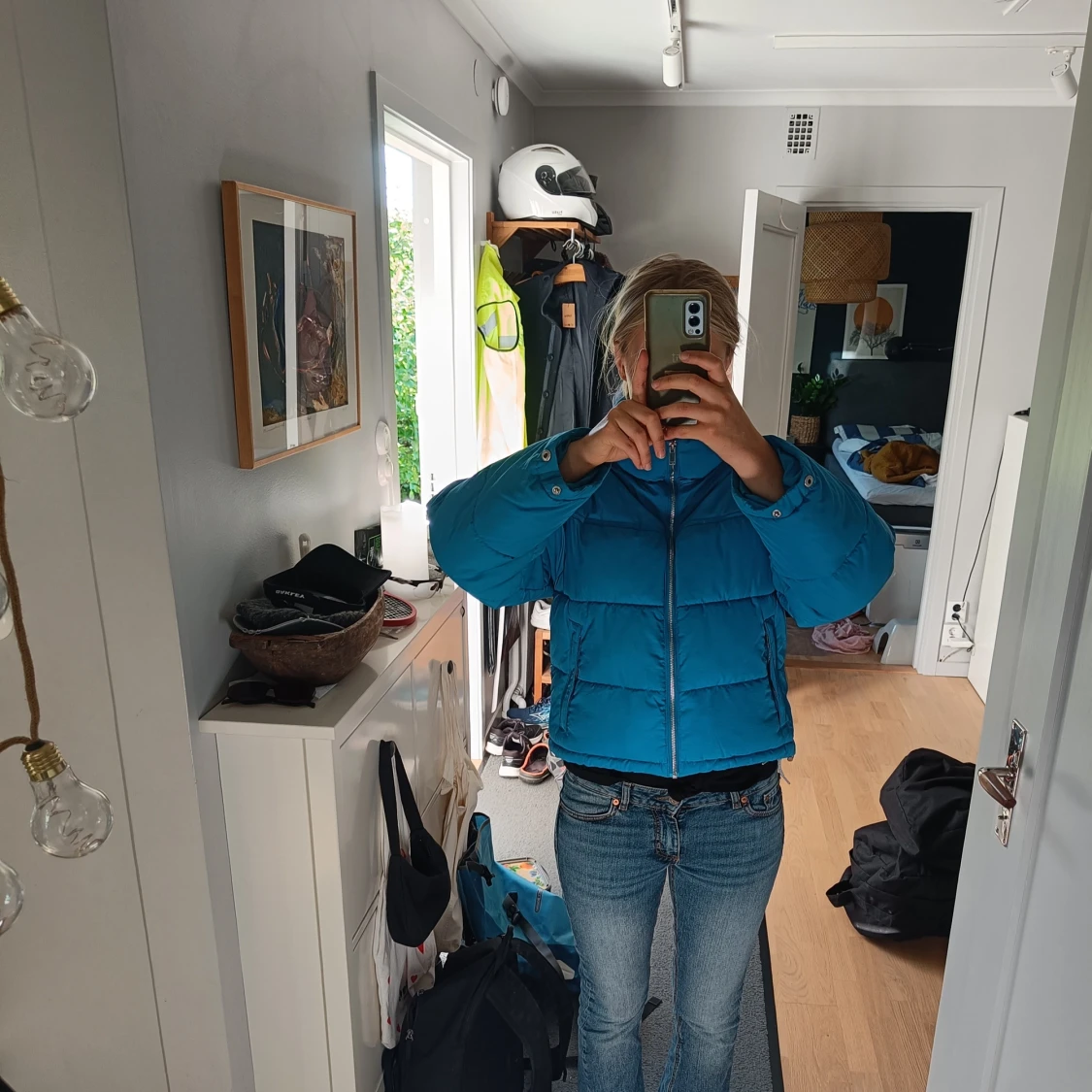 Blå pufferjacka från Gina Tricot