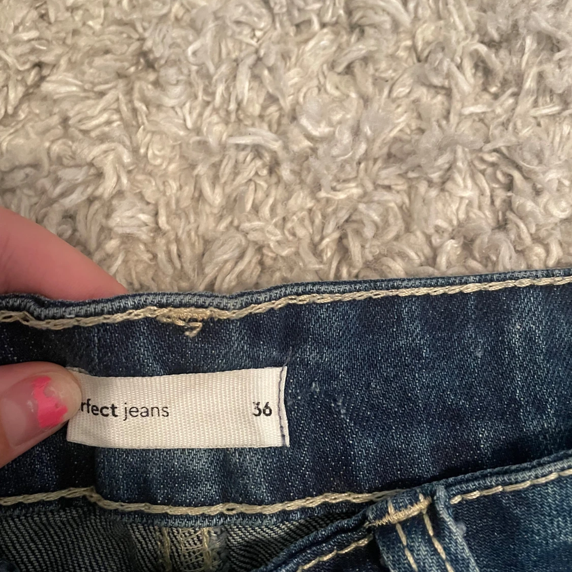 Blåa vida jeans från Gina tricot - 3