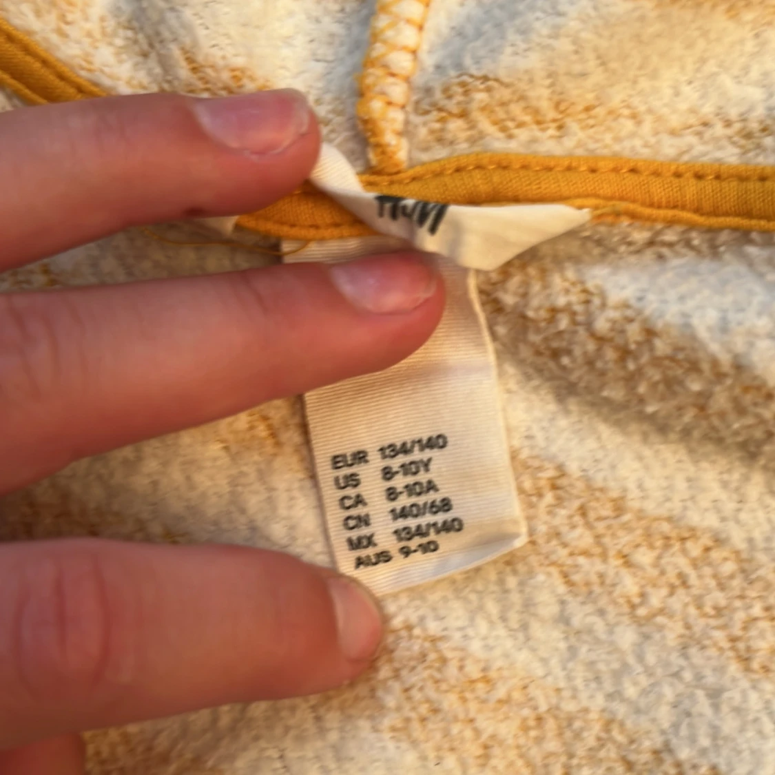 Gulvit randig hoodie från H&M - 2