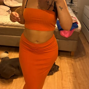 Orange sett  - Kjol och topp