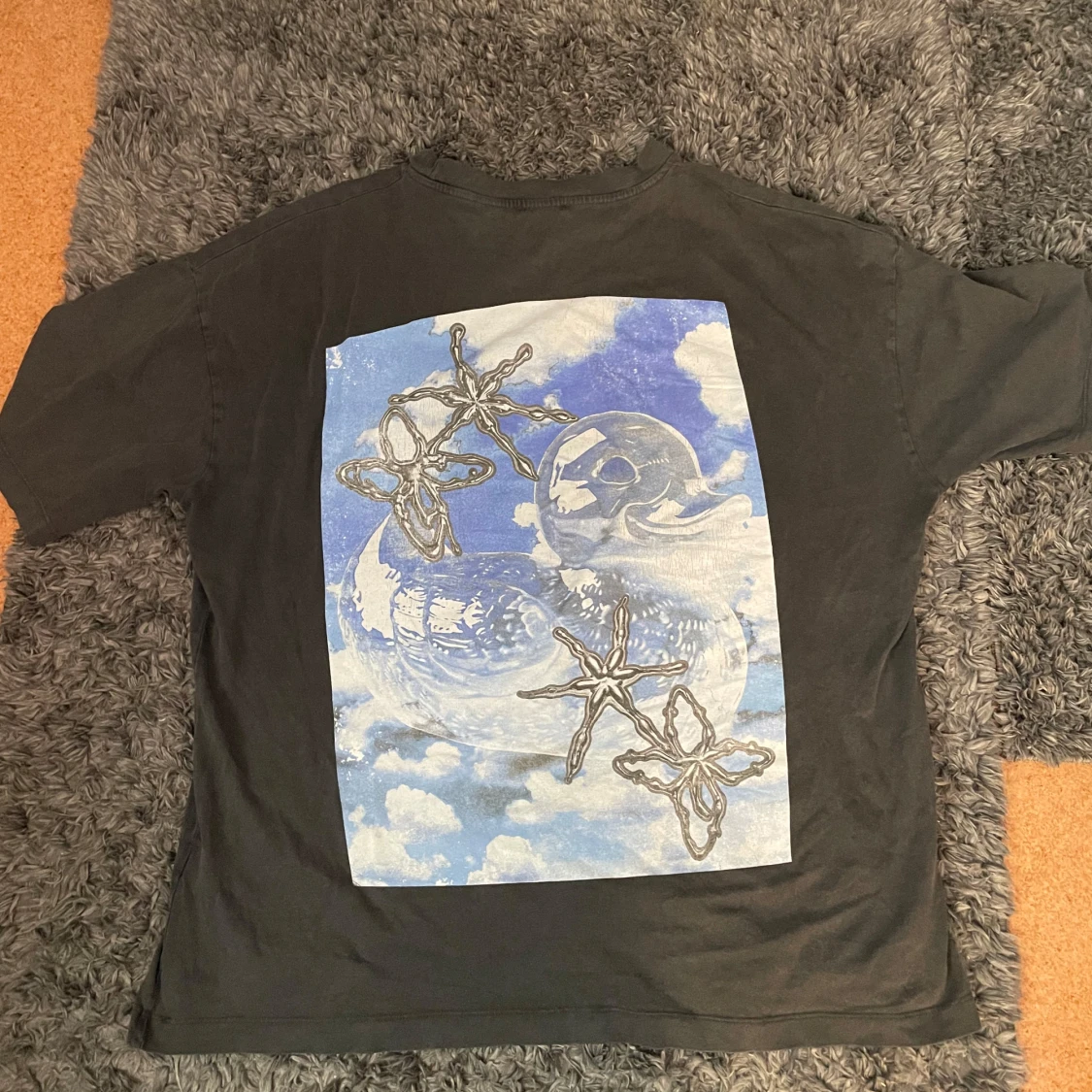 Svart t-shirt med tryck från Zara XL - 1