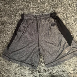 Soc shorts  - 3 olika tränings shorts 50kr/st