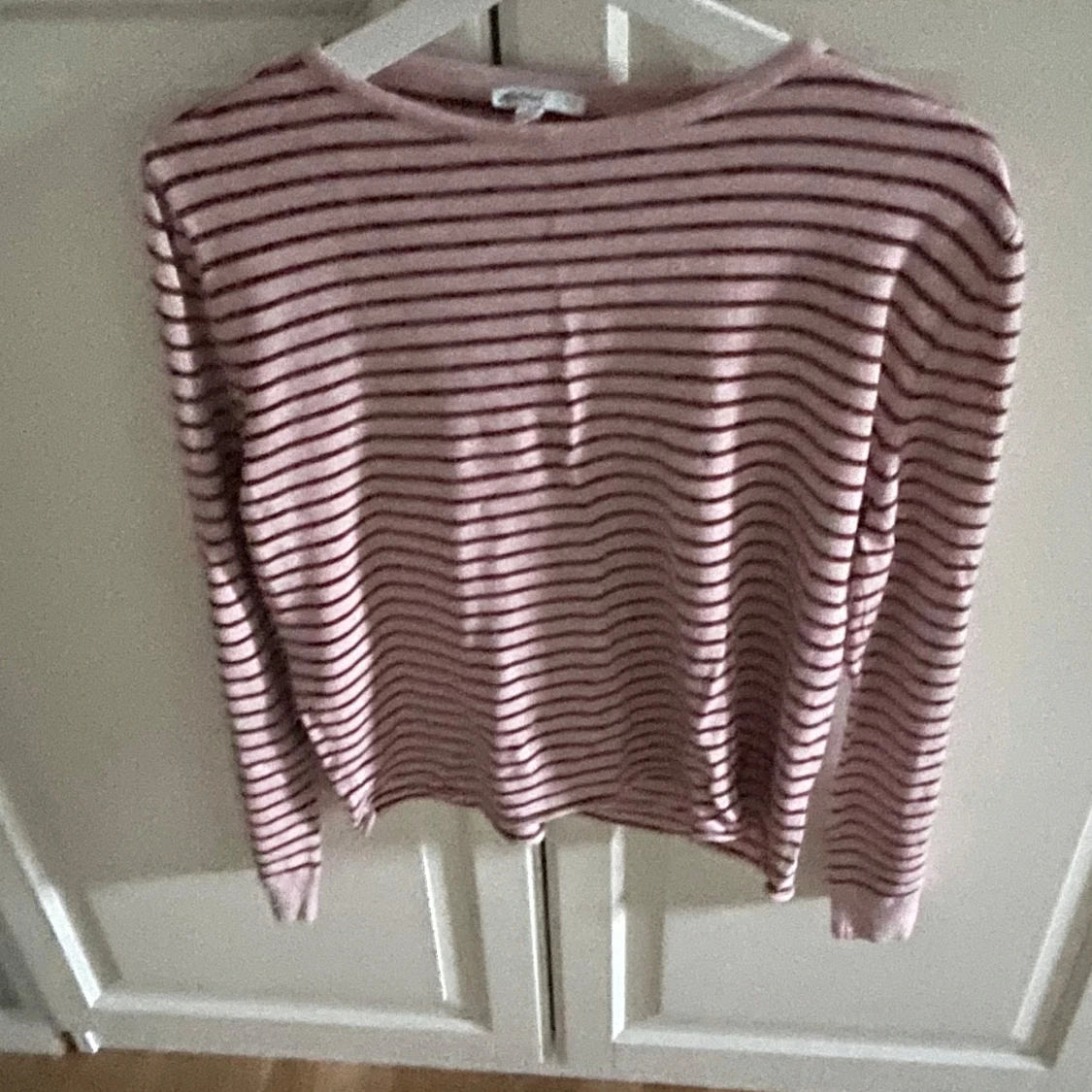 Randig rosa långärmad tröja Subdued