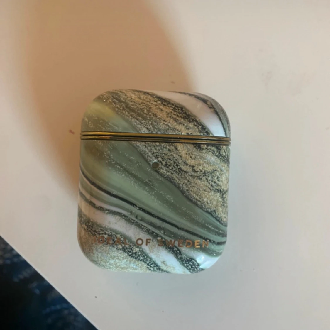 Grön och vit AirPods-fodral Ideal of Sweden