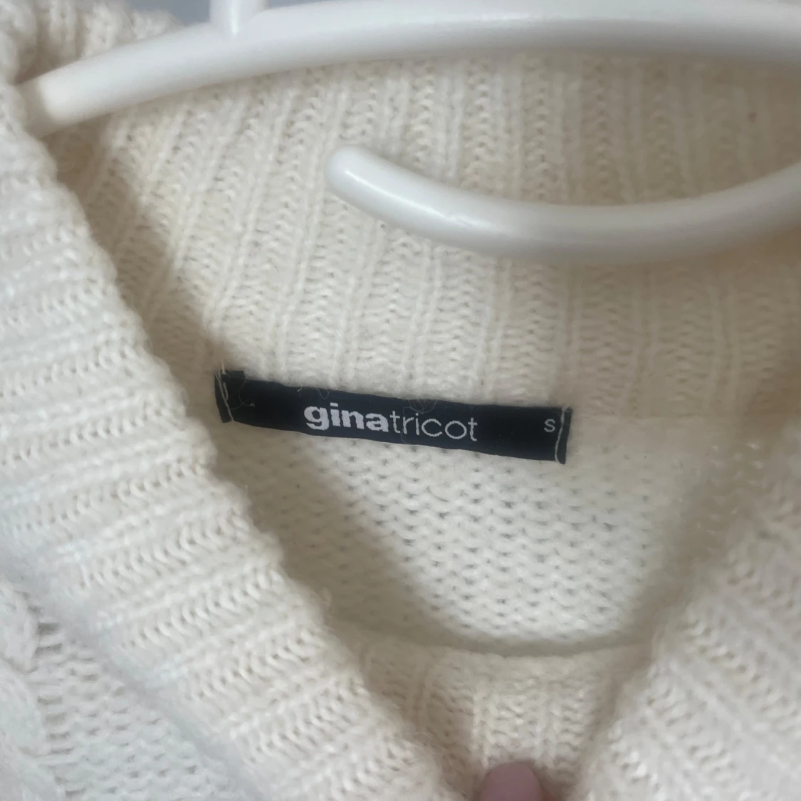 Stickad vit, ginatricot str S - 1