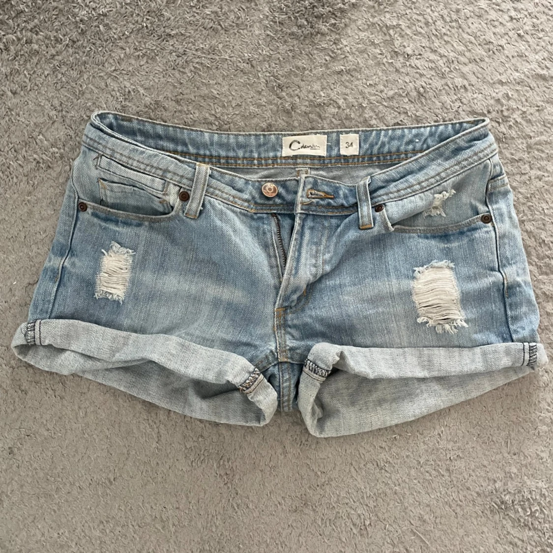 Lågmidjade jeansshorts