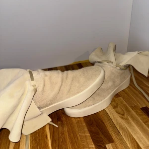 FEAR OF GOD  boots mocka Storlek 46 - Fear Of God storlek 46 Beige. Bra skick men lite använt.