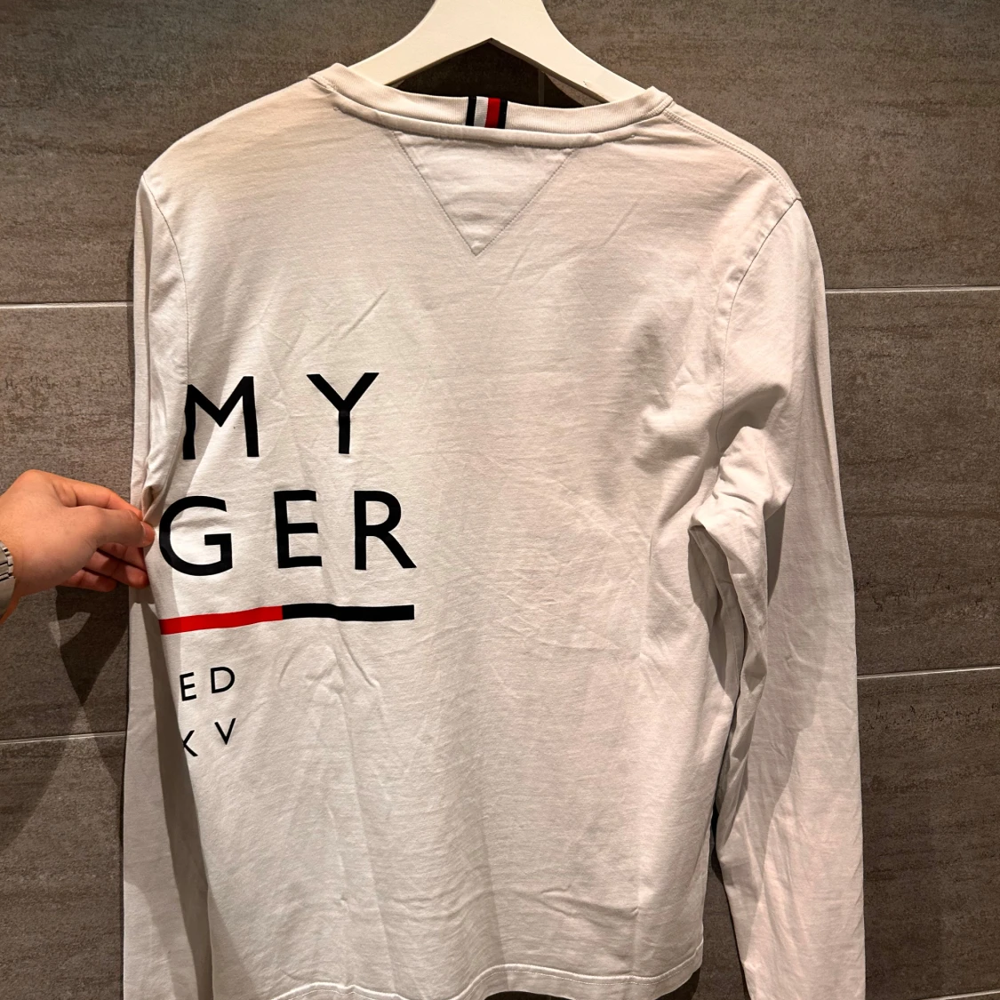 Vit långärmad tröja från Tommy Hilfiger - 2