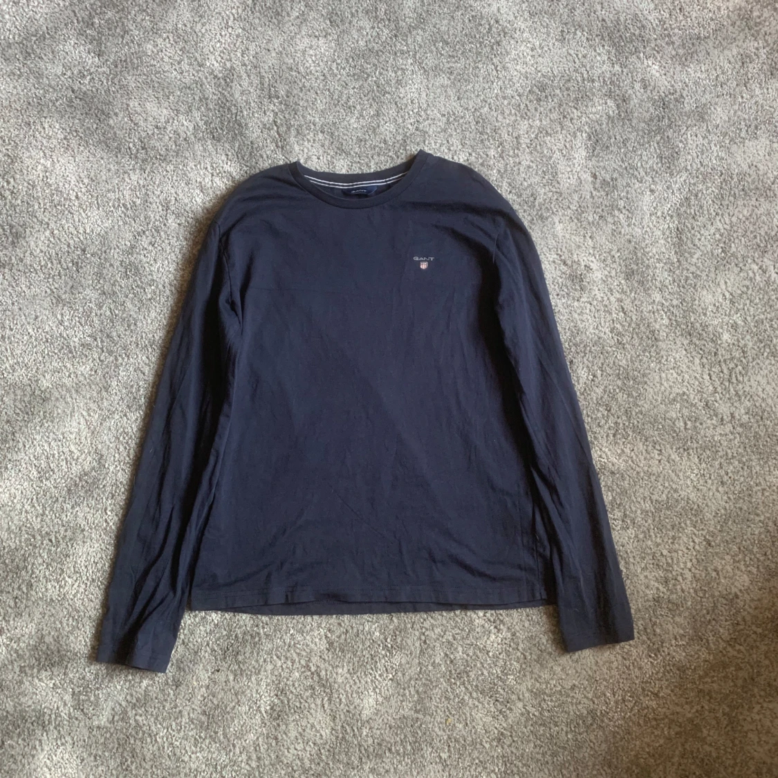 Mörkblå långärmad tröja från GANT